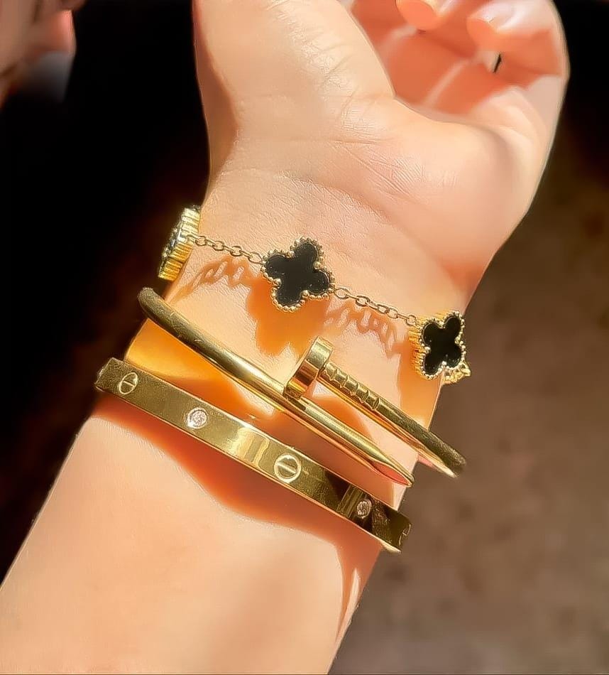 ✨ Golden Clover Elegance Set