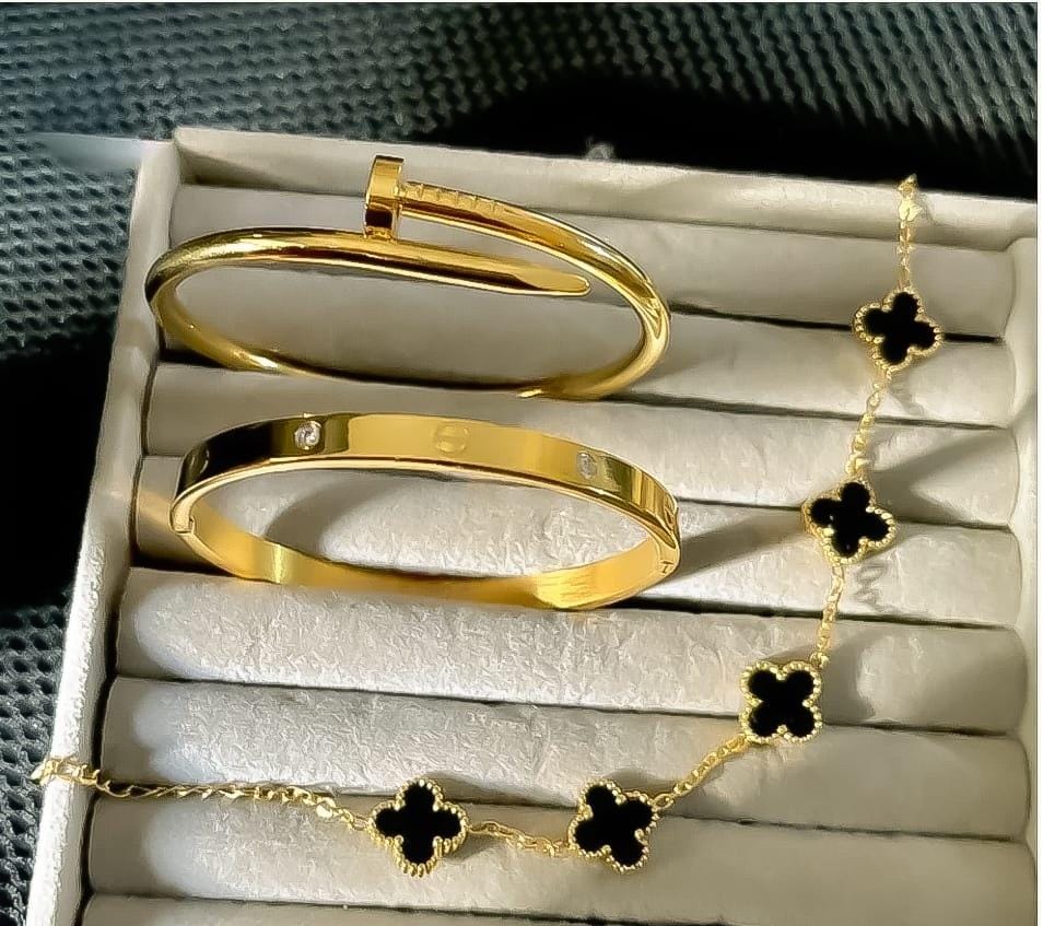 ✨ Golden Clover Elegance Set