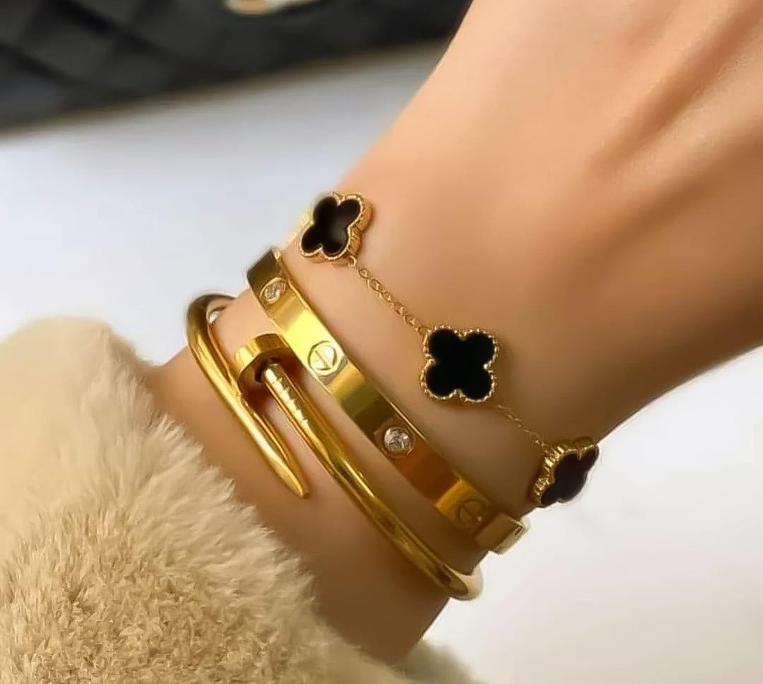 ✨ Golden Clover Elegance Set
