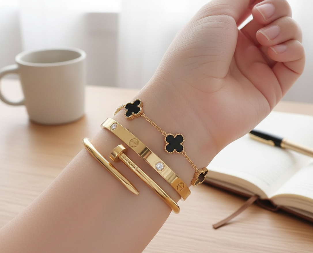 ✨ Golden Clover Elegance Set